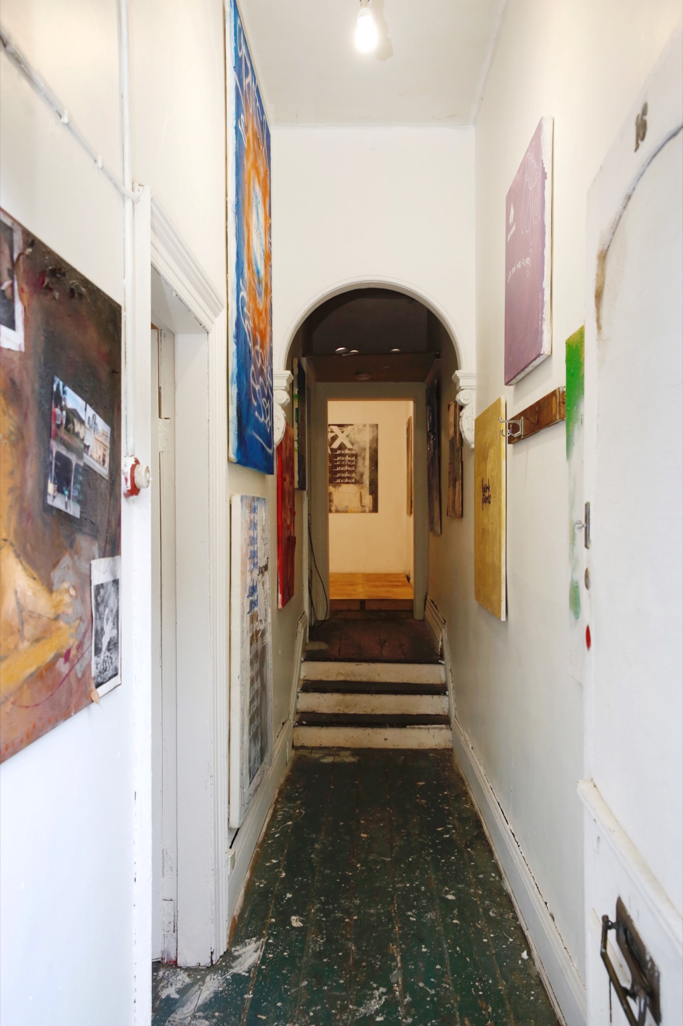 Alethea Everard, <em>Art show</em> installation view, Meow2, 2020. Courtesy of the artist. Image credit: Nik Lee.