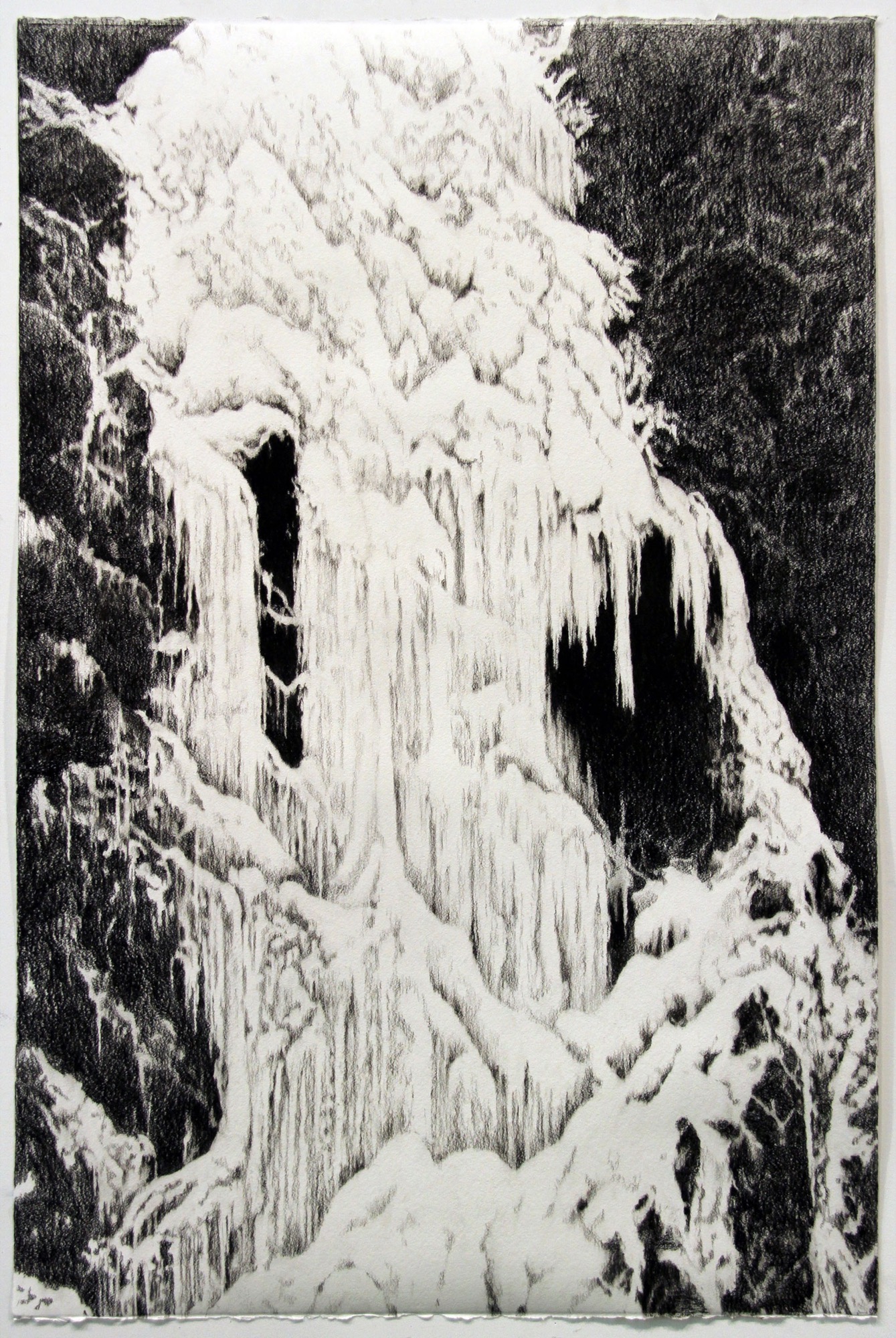 Andrew Browne, Frozen 2018, Charcoal on paper, 80.2 x 121 cm, courtesy the artist and Tolarno Galleries.