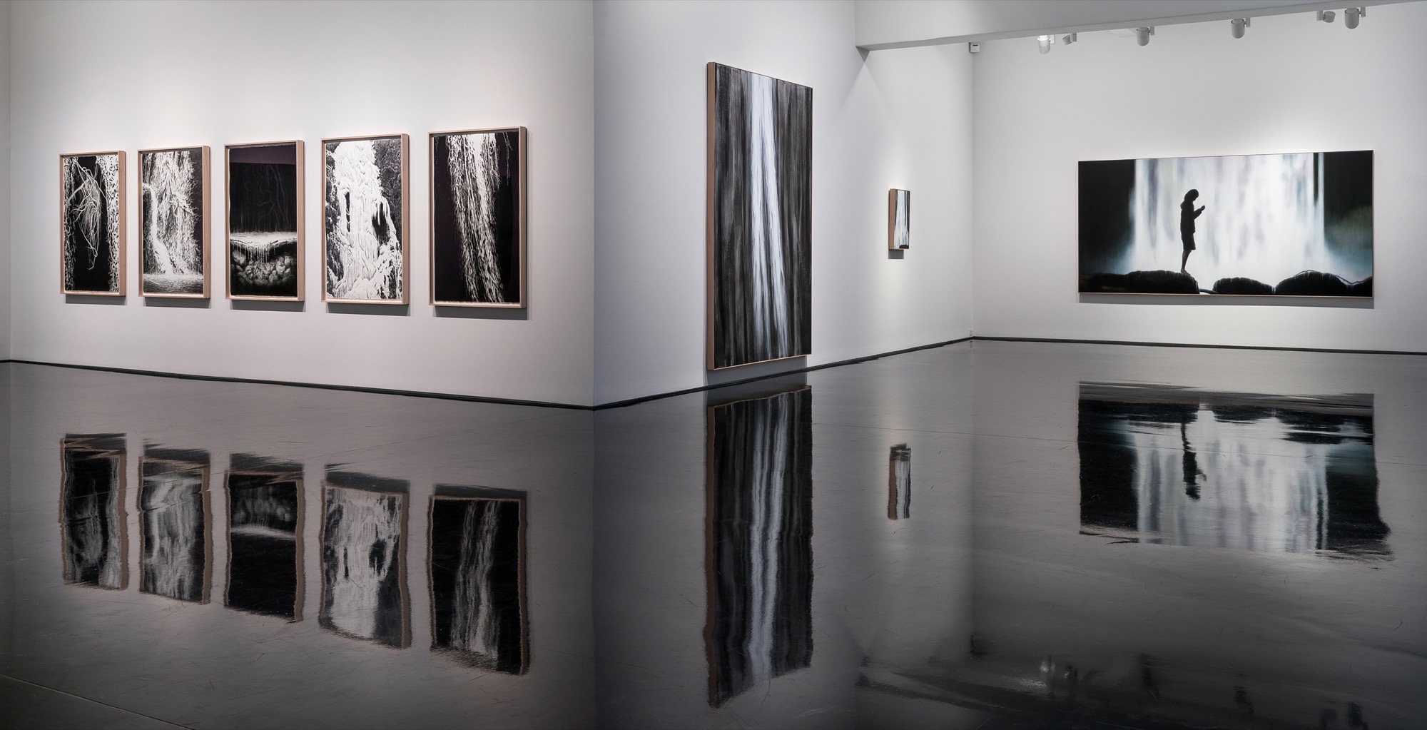 Andrew Browne, ‘Spill’, installation shot 2018, courtesy the artist and Tolarno Galleries.