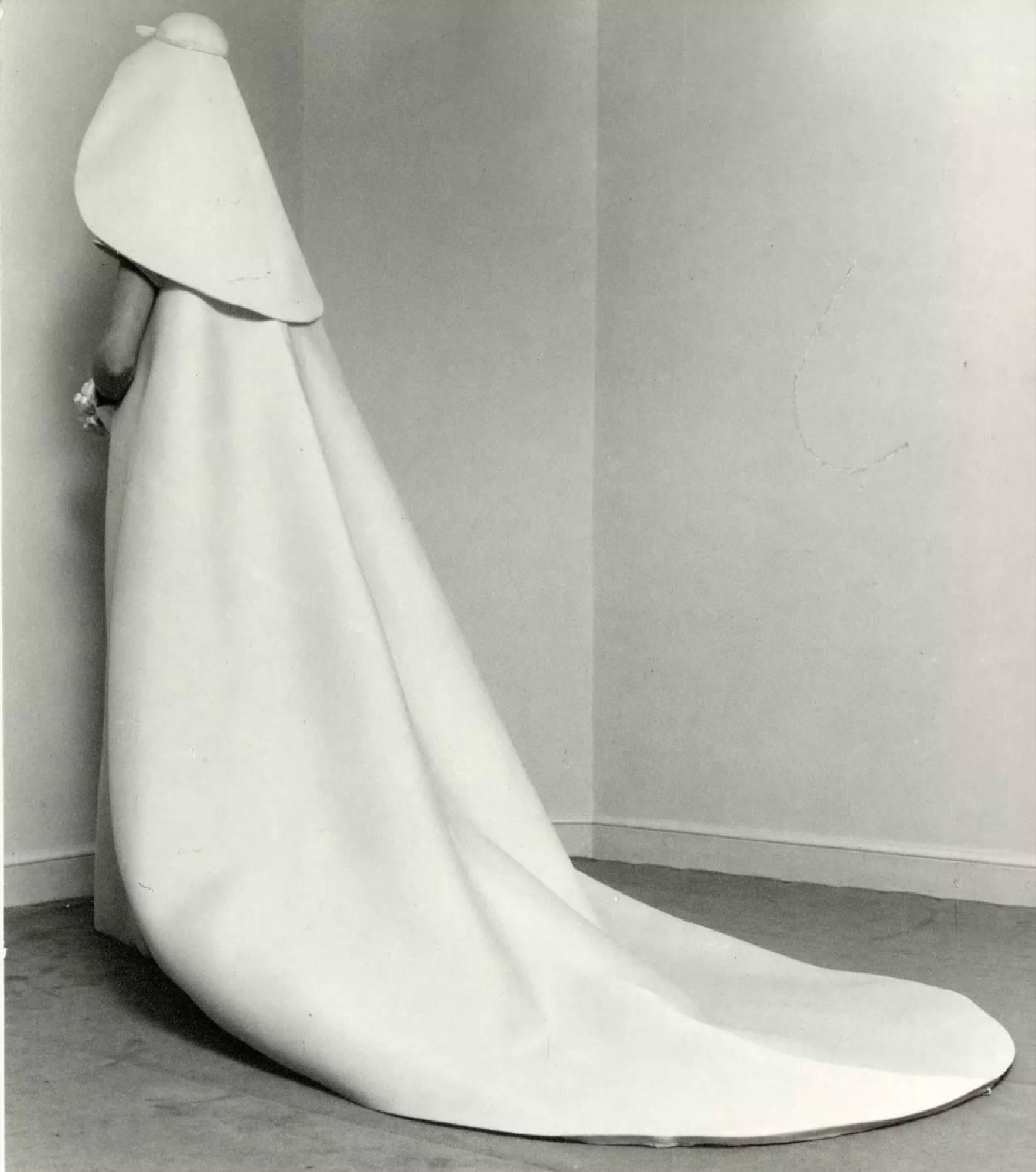 Cristóbal Balenciaga, <em>wedding dress</em> (1967).
