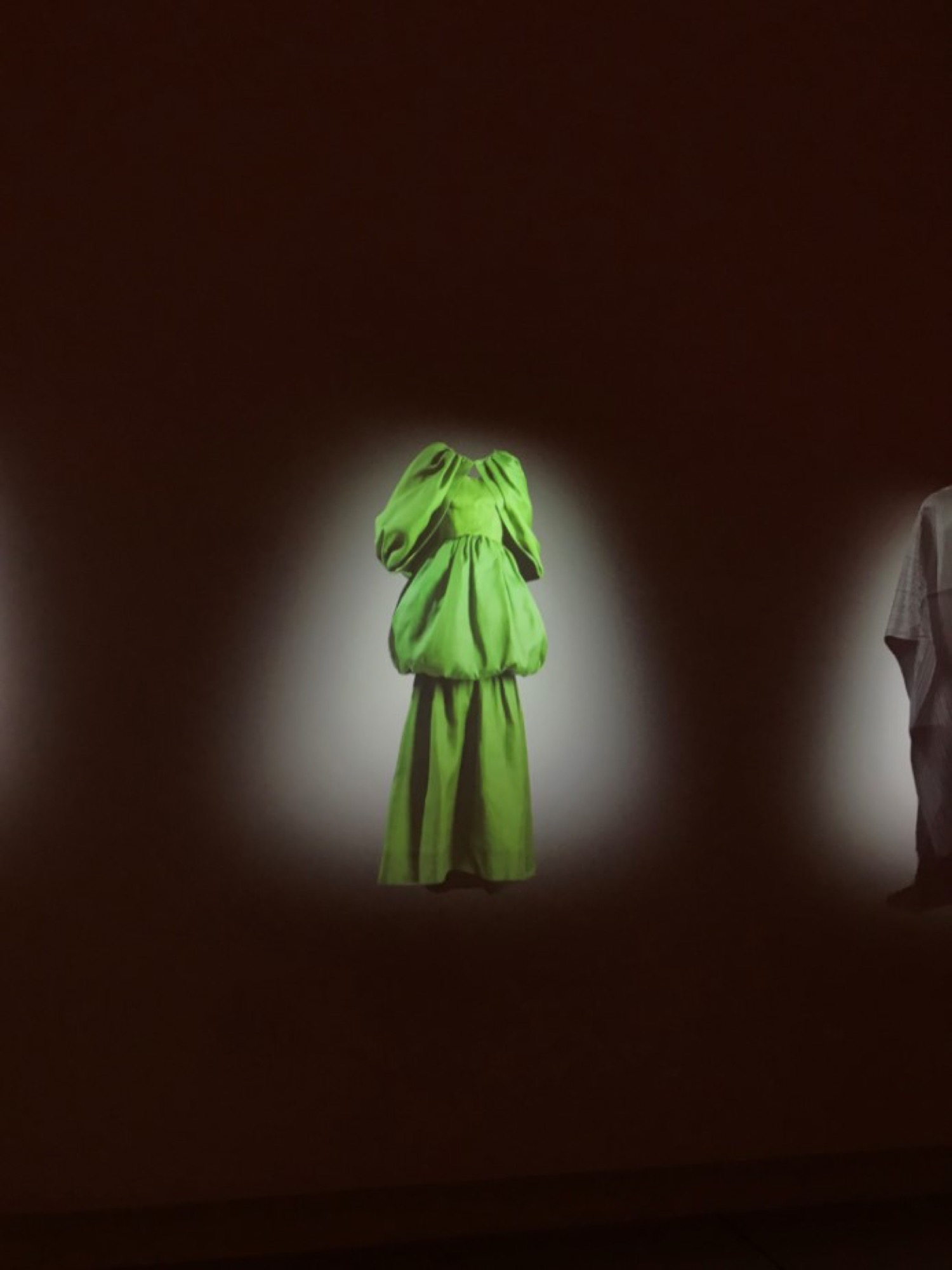 Cristóbal Balenciaga, <em>caterpillar dress</em> (1961).