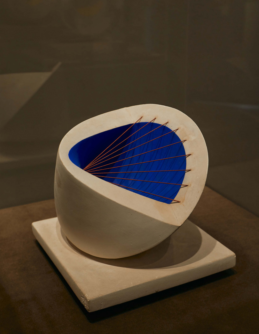 Barbara Hepworth, <em>Sculpture with Colour (Deep Blue and Red)</em>, 1940, Plaster and string on plaster base. Image courtesy of The Design Files. Photo: Amelia Stanwix