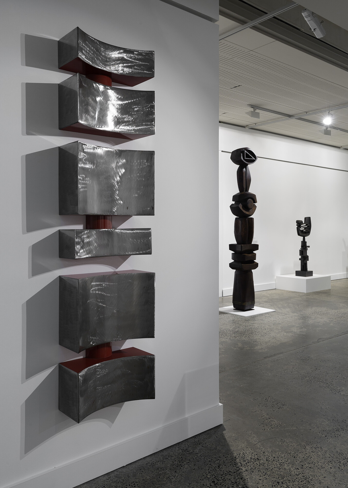 <em>Centre 5: bridging the gap</em>, installation view, McClelland, 2022. Image courtesy of McClelland. Photo: Christian Capurro
