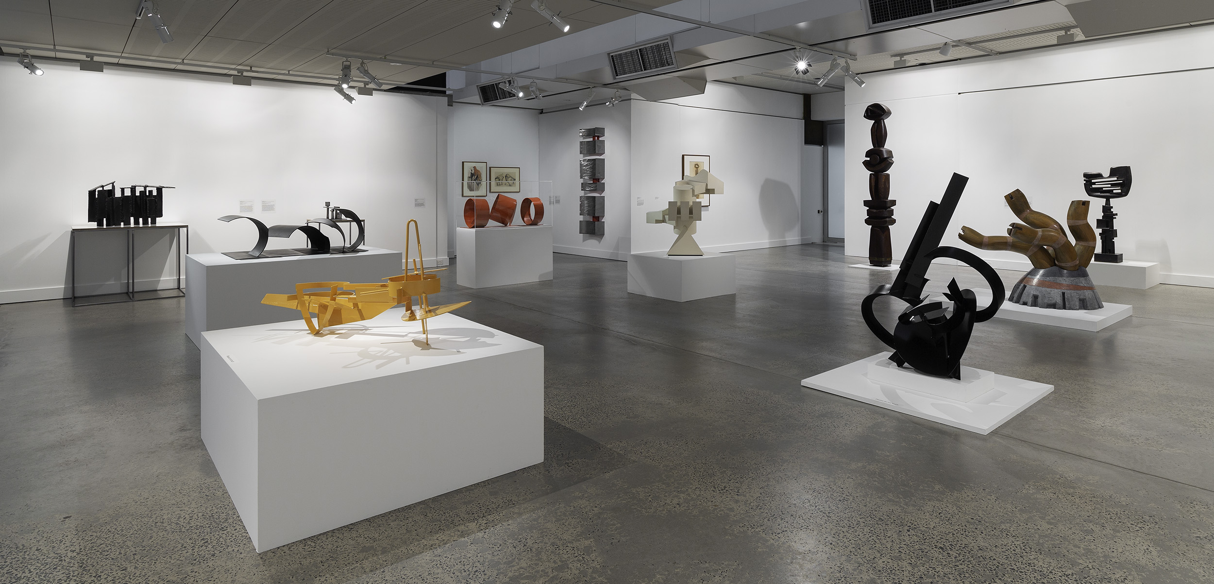 <em>Centre 5: bridging the gap</em>, installation view, McClelland, 2022. Image courtesy of McClelland. Photo: Christian Capurro
