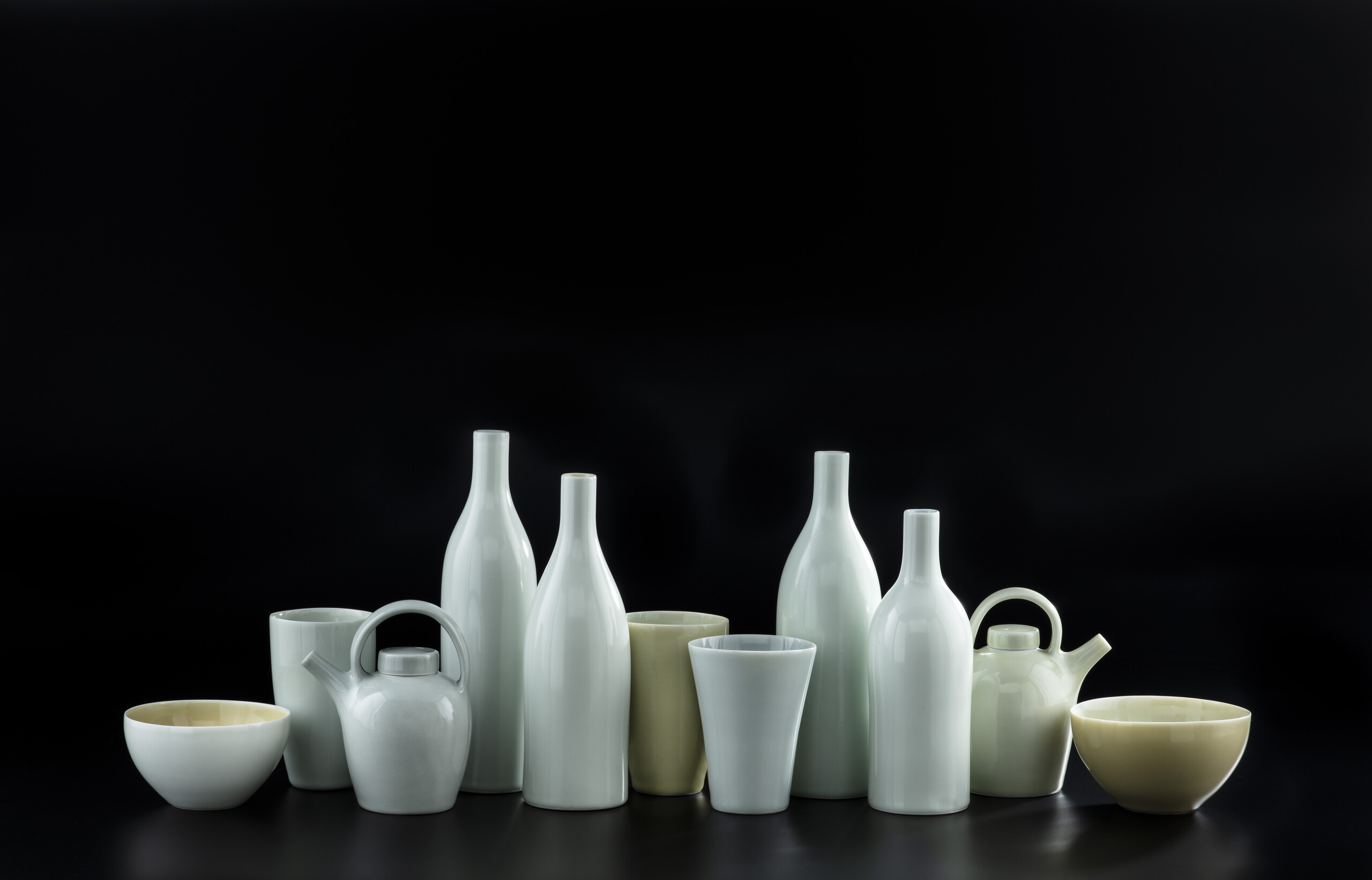 Gwyn Hanssen Pigott, <em>Still Life with Yellow Bowls</em>, Limoges porcelain, Souther Ice porcelain, Ipswitch, Queensland, 2002. Photo: Zan Wimberley