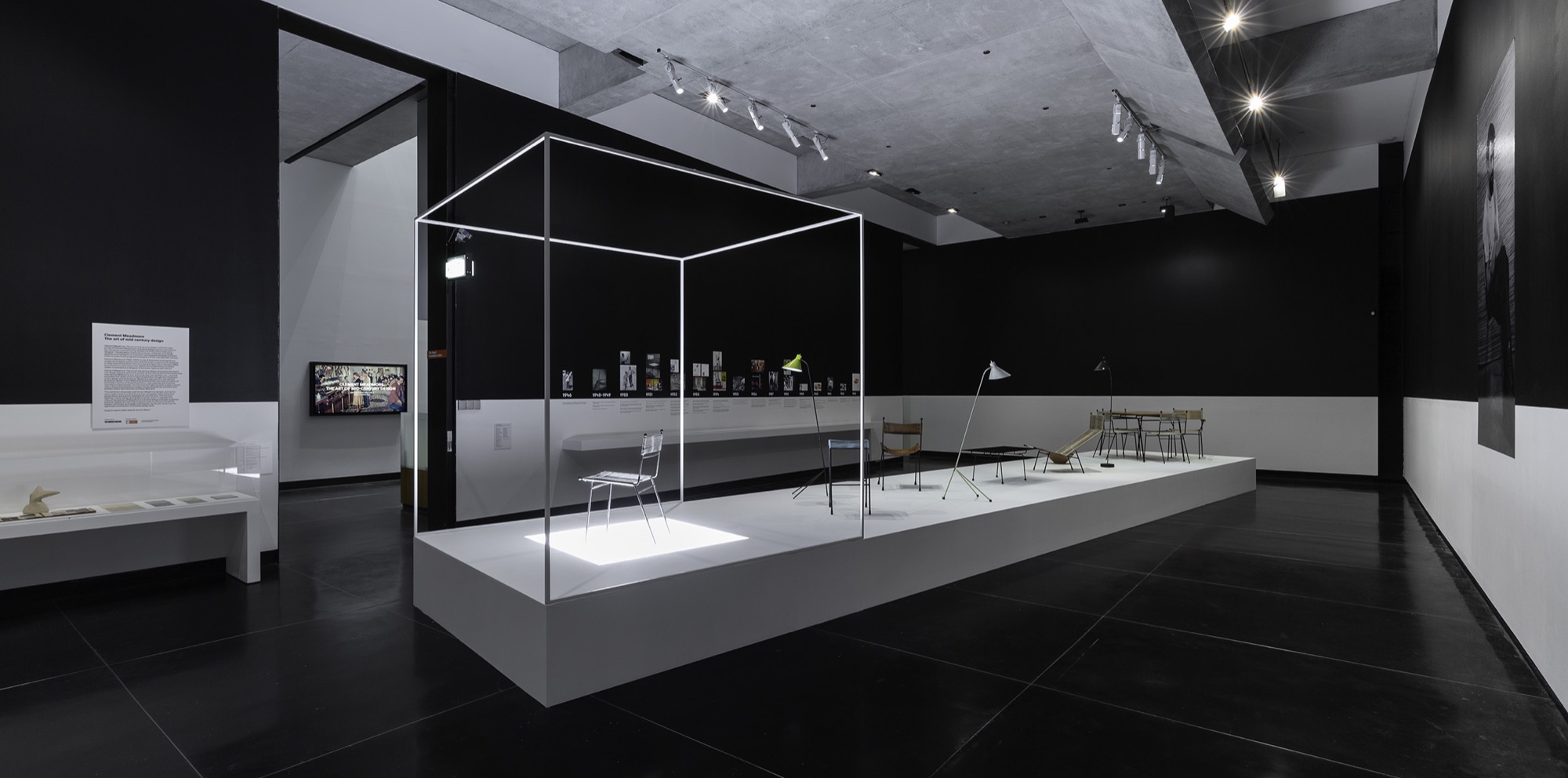 <em>Clement Meadmore: The art of mid-century design</em>, installation view, Ian Potter Museum of Art, the University of Melbourne, 2018. Photograph: Christian Capurro.