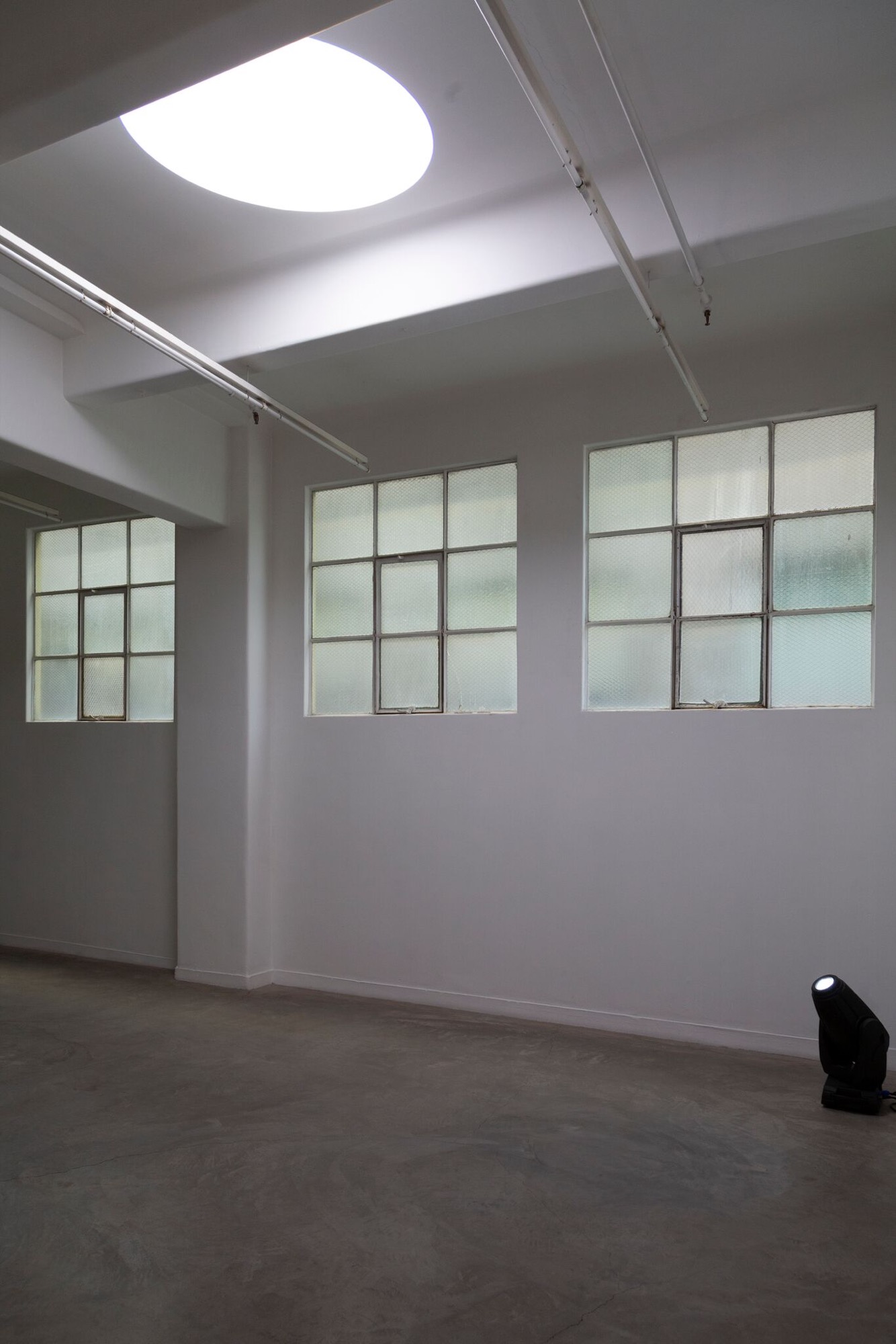 DANIEL VON STURMER, <em>Electric Light (facts/figures/anna schwartz gallery upstairs)</em>, 2019, Animated light installation, Dimensions variable. Image courtesy the artist and Anna Schwartz Gallery.