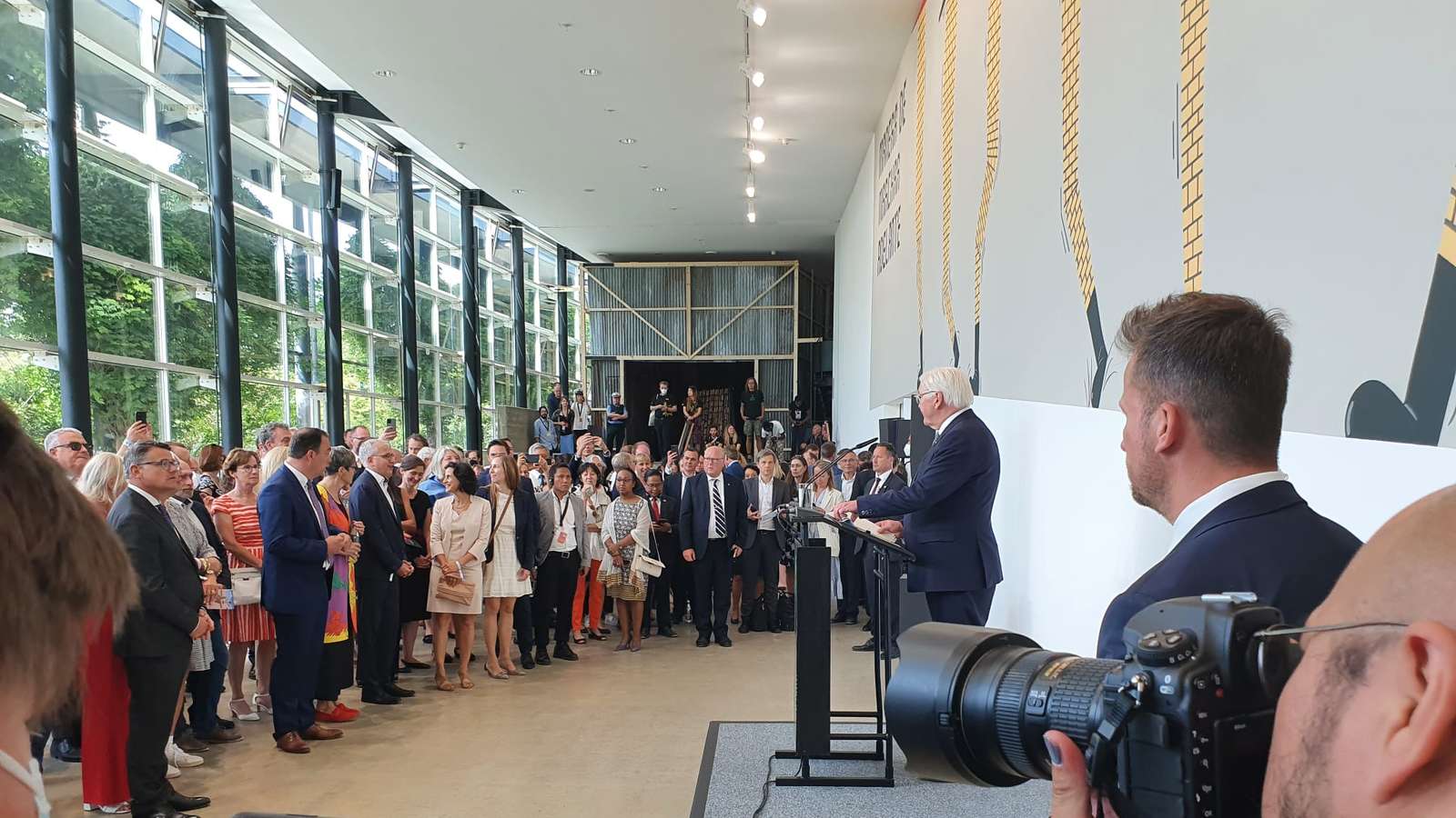 Federal President Frank-Walter Steinmeier in the documenta hall during his opening speech for documenta 2022 in Kassel. © Florian Hagemann