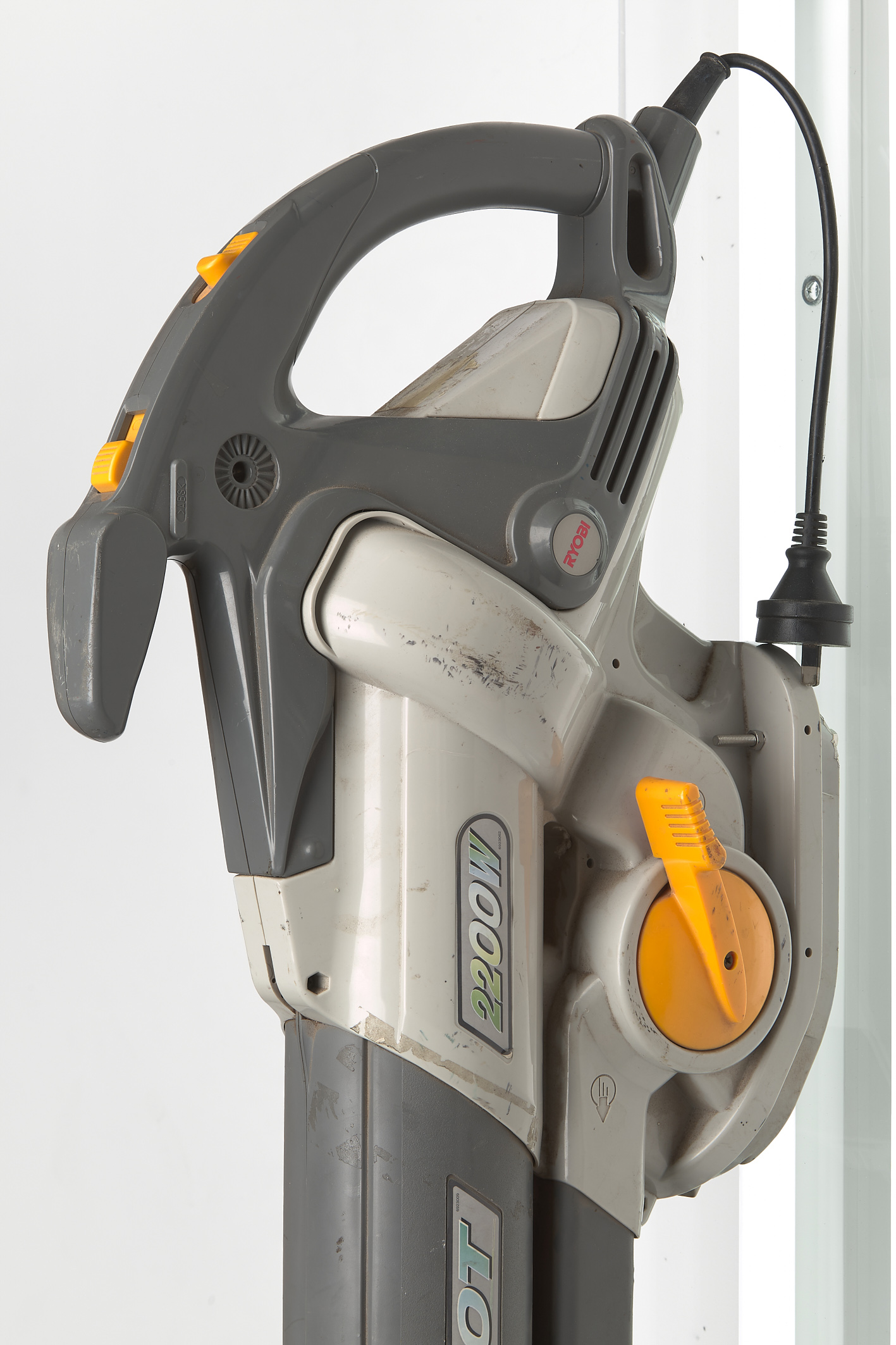 Detail of David Attwood, <em>Post New Ryobi RESV2200T</em>, 2022, Ryobi RESV2200T Electric Leaf Blower Vacuum, fluorescent lights, acrylic, 142 x 20 x 40 cm. Photo: Christo Crocker