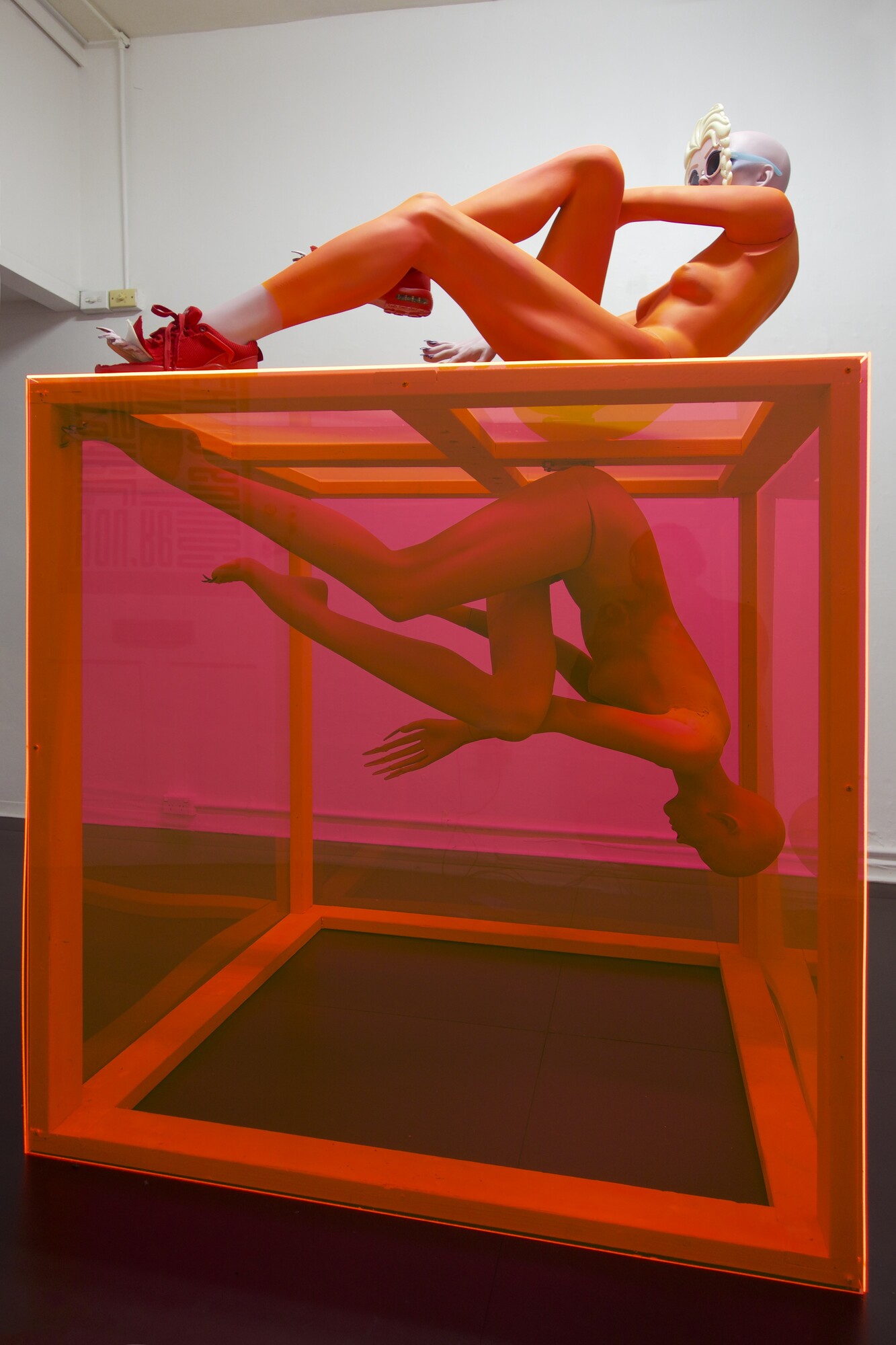 Justene Williams, <em>If I’m going to hell you’re coming with me</em>, 2023, mannequin, sunglasses, sneakers, perspex, dimensions variable, Knulp. Photo: courtesy of Knulp and Alex Gawronski