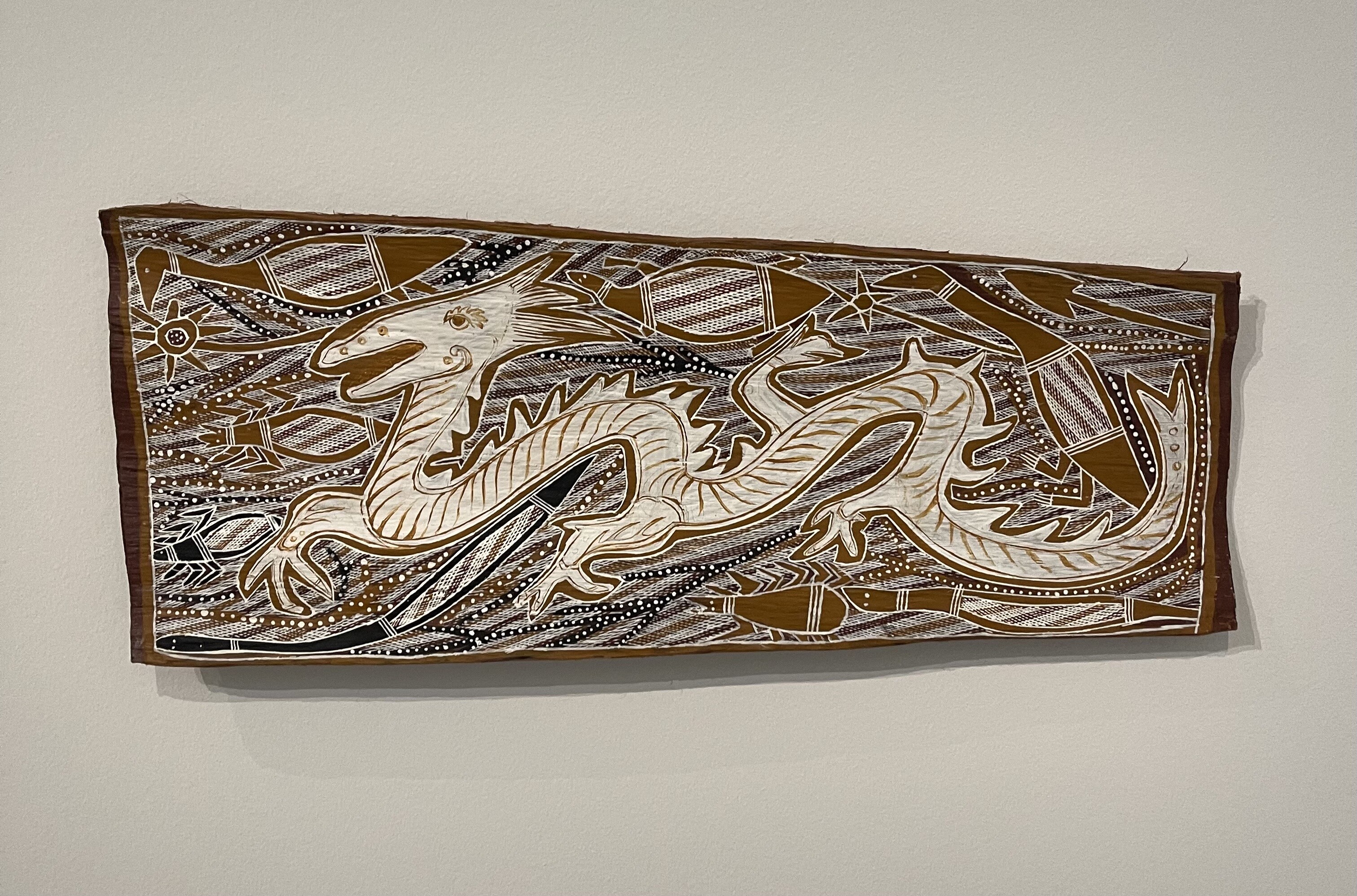 <p>Johnny Bulunbulun, Laurie Maarbuduc and Zhou Xiaoping, <em>Dragon, </em>2010-2011, Natural pigments on Eucalypt bark, 33 x 87 cm.</p>