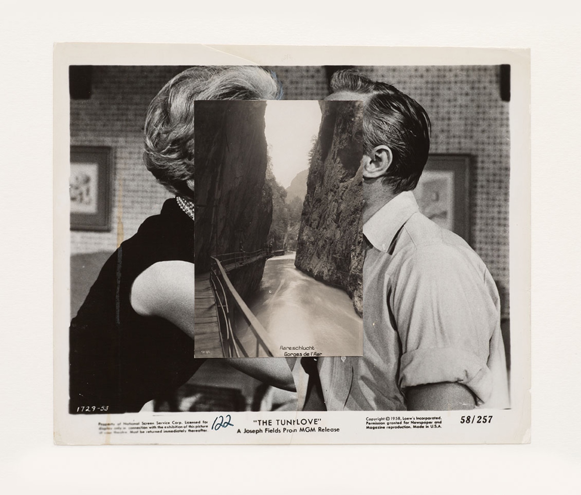 John Stezaker, <em>Pair XXVII</em>, 2015, collage, 20.3 x 24.2 cm. Courtesy of The Approach, London.