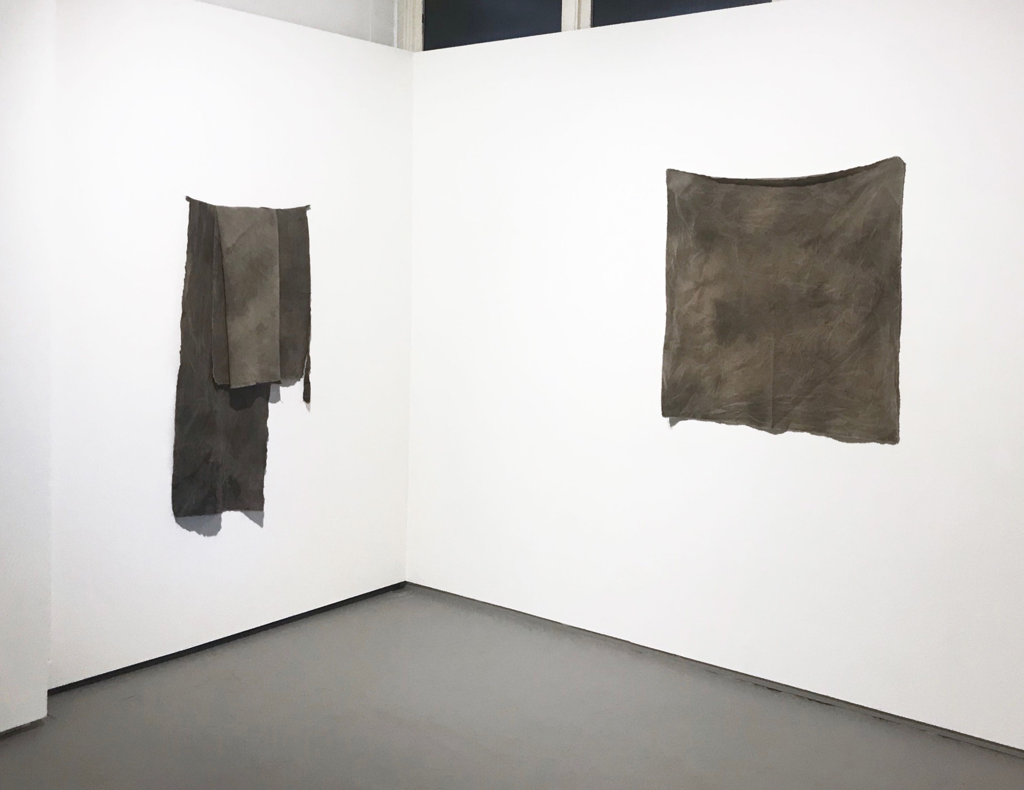 Katie West, <em>warna (ground)</em>, installation view.