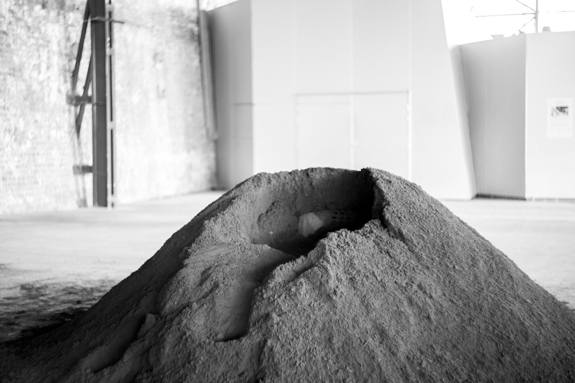 <p>Kalisolaite ‘Uhila, <em>Kelekele Mo’ui </em>(Living Soil),<em> </em>Carriageworks, Sydney Contemporary, Gadigal Country, Sydney, 14 September 2025, image courtesy the artist. Photo: Robert George</p>