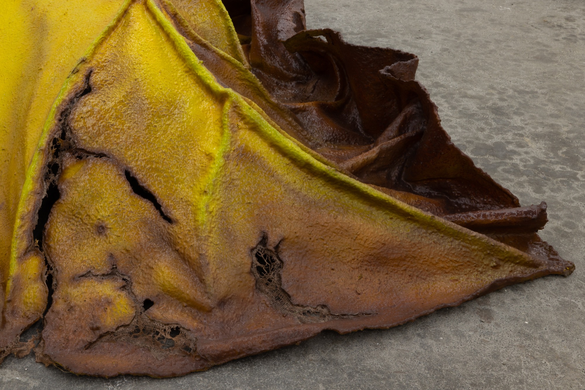 Joshua Petherick and Lewis Fidock, <em>Make A Wish!,</em> 2023, burlap, steel, muslin, rope, latex, synthetic polymer paint, dimensions variable, Asbestos. Photo courtesy of Asbestos and the artists.