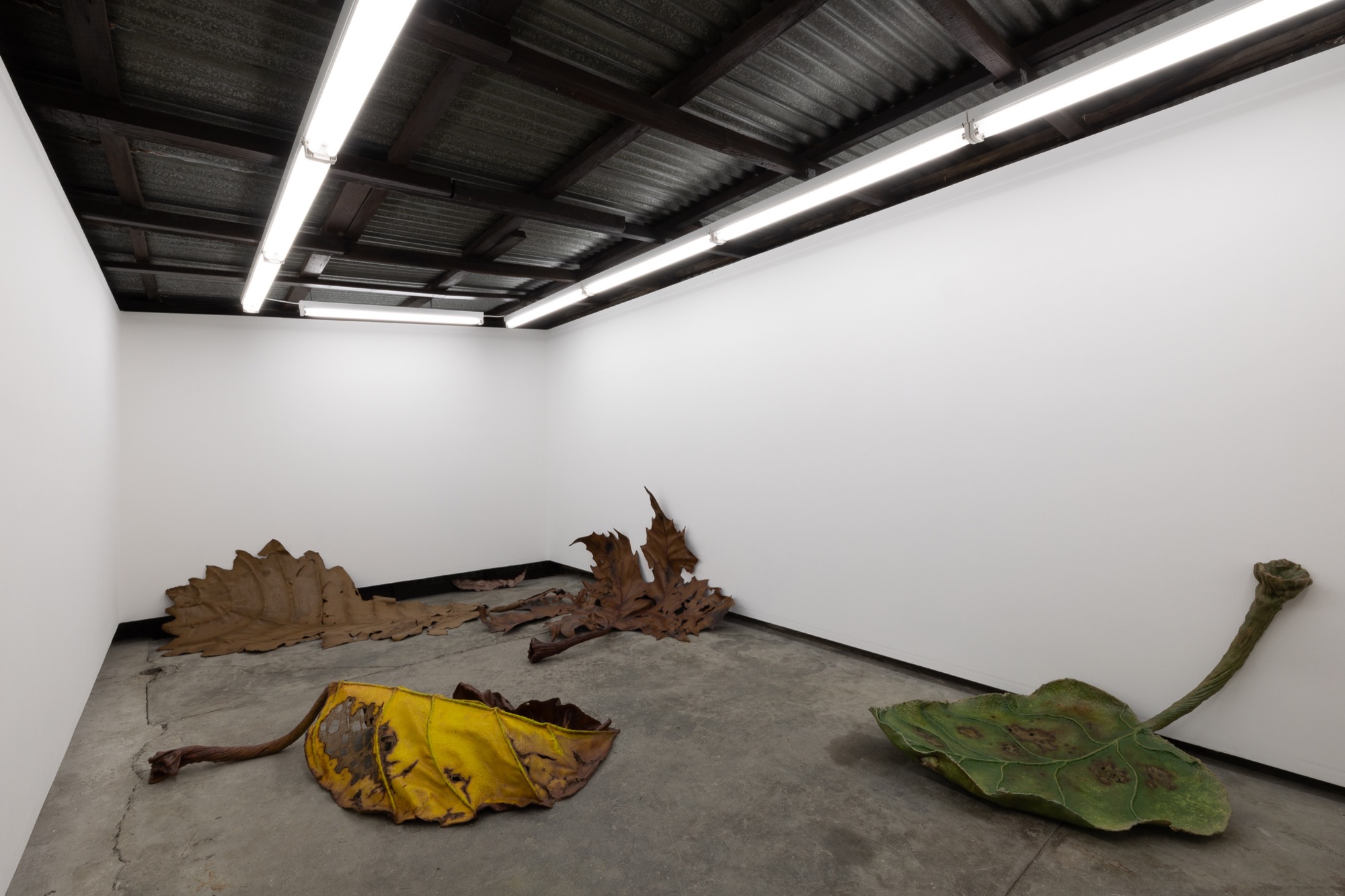 Joshua Petherick and Lewis Fidock, <em>Make A Wish!,</em> 2023, burlap, steel, muslin, rope, latex, synthetic polymer paint, dimensions variable, Asbestos. Photo courtesy of Asbestos and the artists.