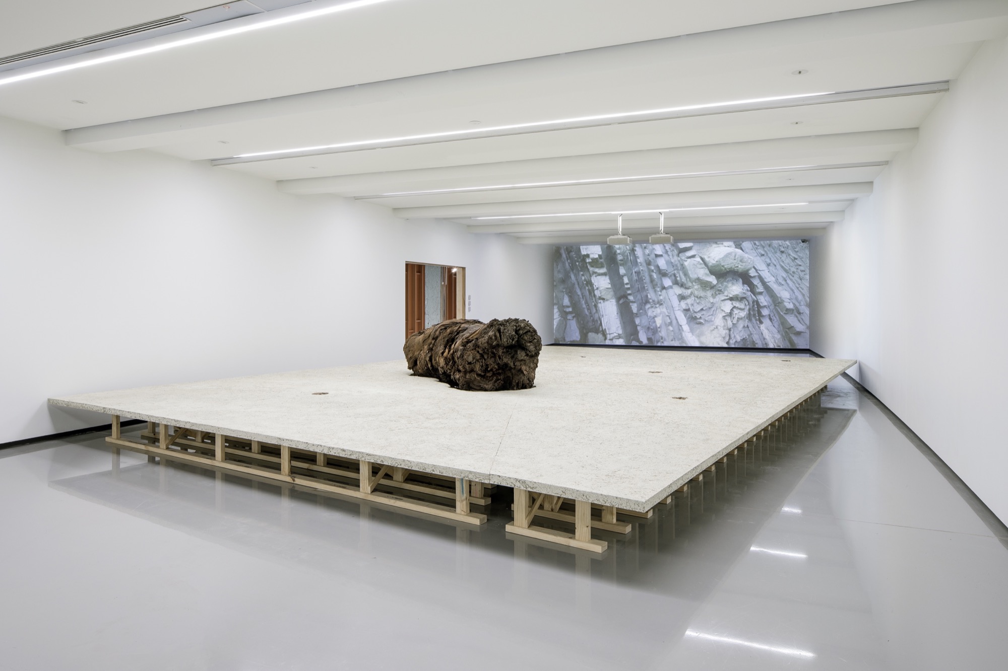 <em>Open Spatial Workshop: Converging in time</em>, installation view: Monash University Museum of Art, Melbourne, 2017. Photo: Andrew Curtis