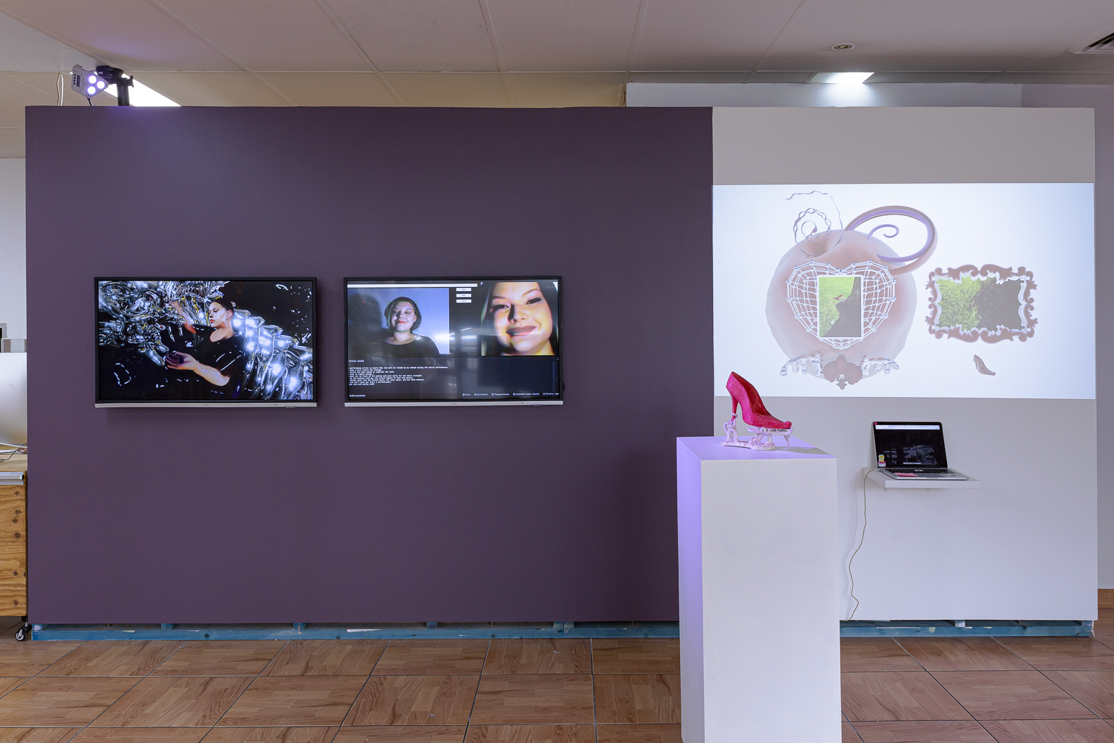 Installation view of Yanti Peng, <em>Love at First Shoe</em>, 2023, 3D printing, clay, <em>Everywhere I look, all I see is the Shoe</em>, 2023, 3D visualisation, photography, video, 1:53, and 𓂇, 2023, website, Pari. Photo: Document Photography