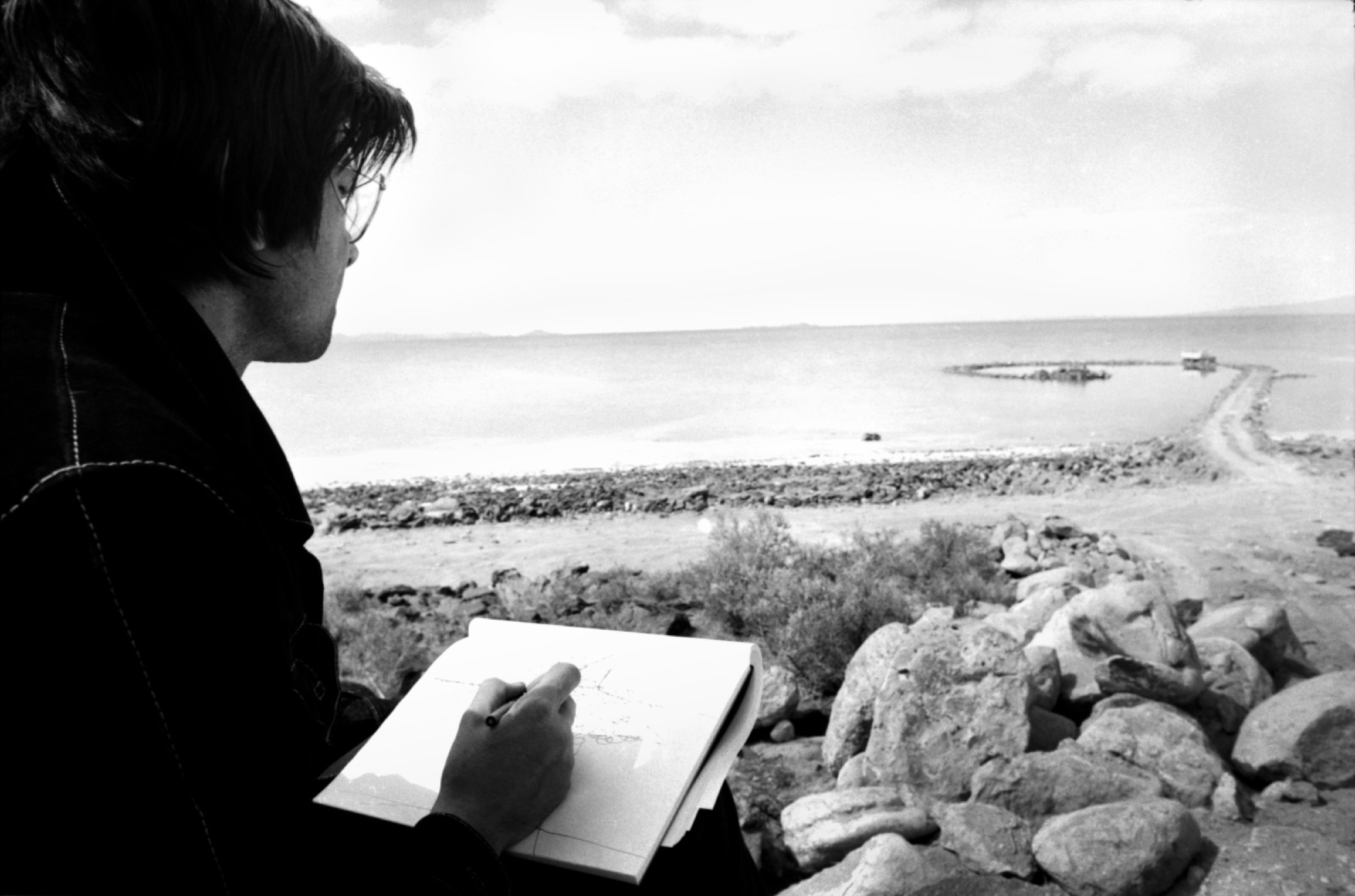 Robert Smithson during the building of Spiral Jetty, 1970 Rozel Point, Great Salt Lake, Utah, 1 April 1970. Photograph: Gianfranco Gorgoni.\ Reproduced courtesy of Gianfranco Gorgoni.