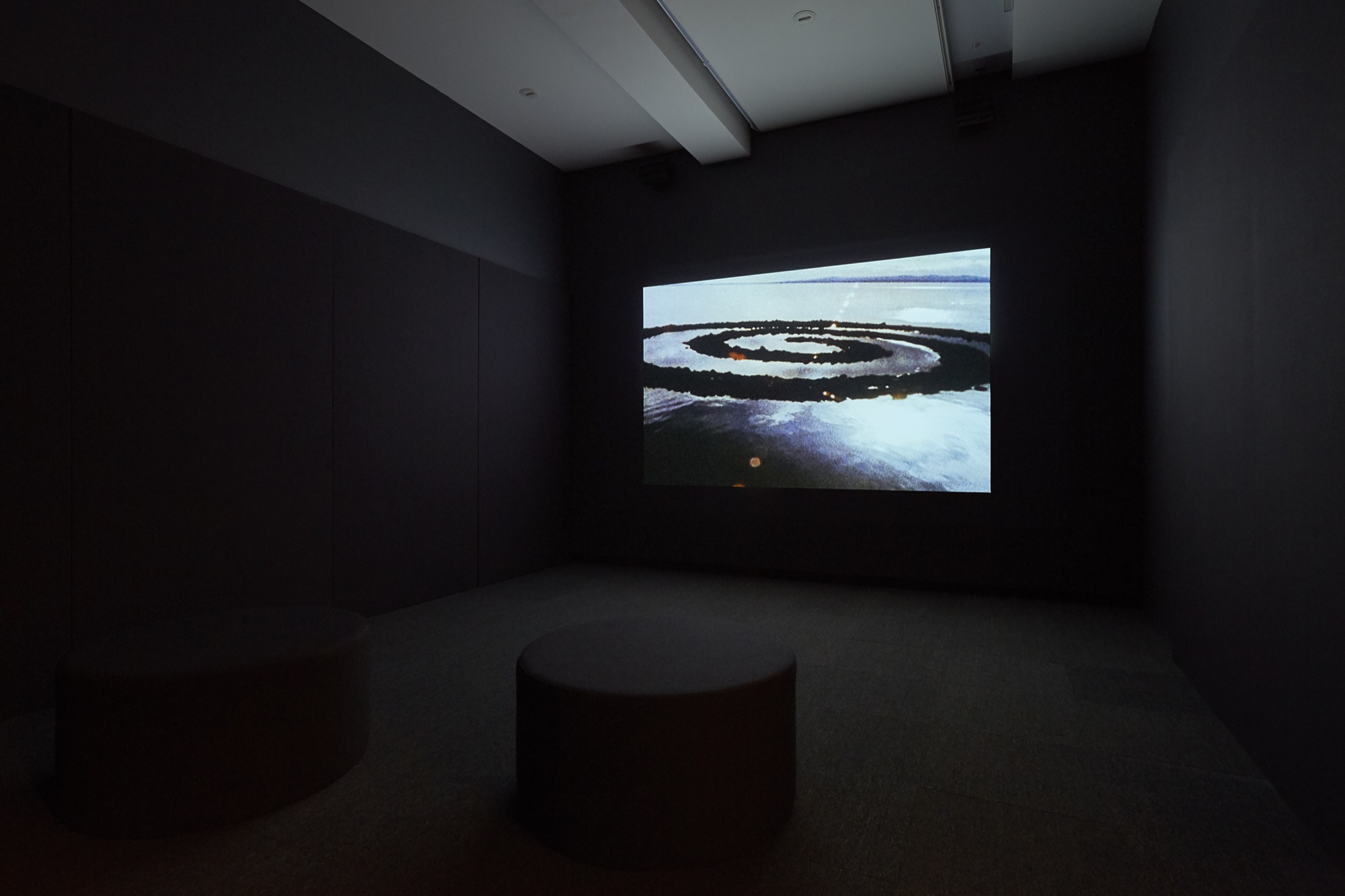 <em>Robert Smithson: Time Crystals</em>, Monash University Museum of Art, installation view: Monash University Museum of Art, Melbourne, 2018. Photo: Christian Capurro.