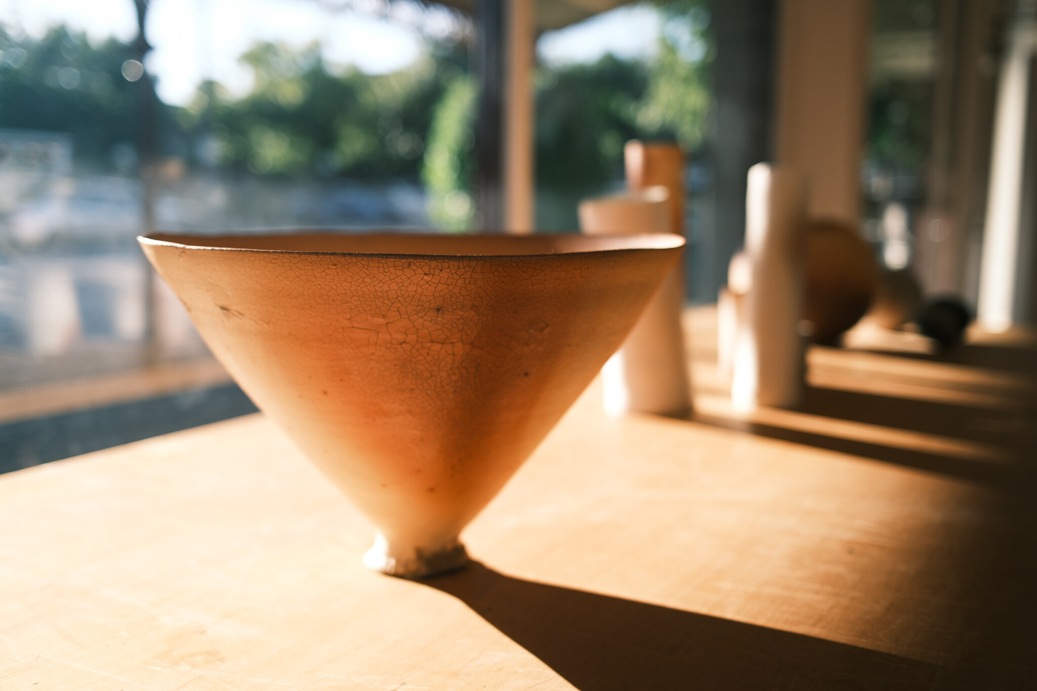 <p>Yoko Ozawa, <em>Hai</em>, 2024, stoneware, glaze, eucalyptus ash, 21 x 32 x 32 cm. Photo: Tom Hvala</p>