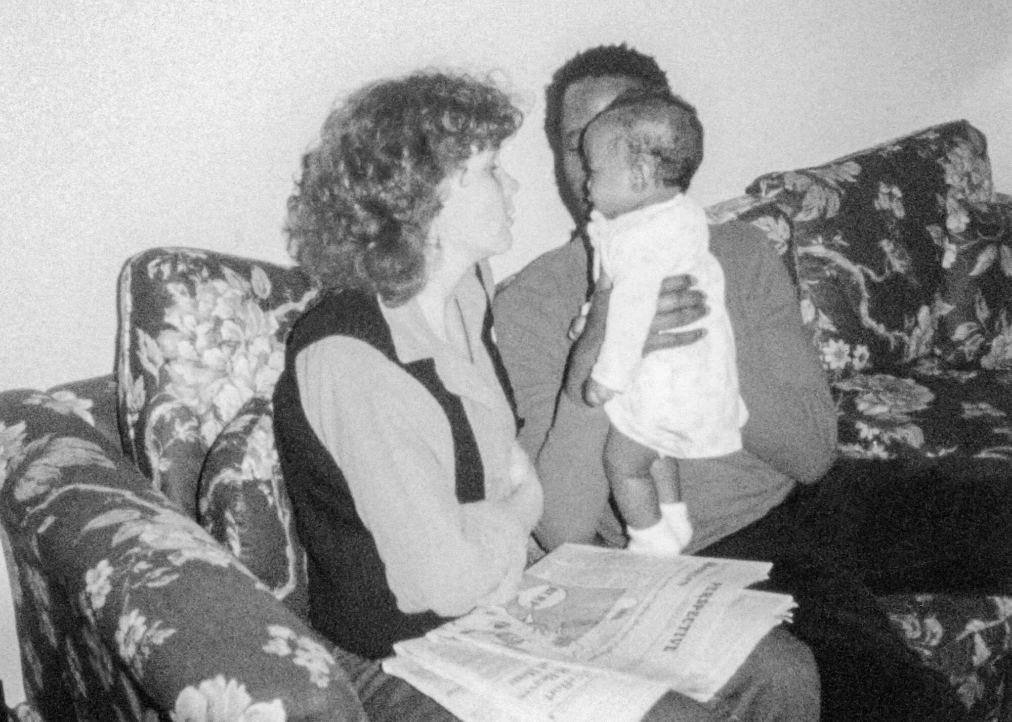 Arini Byng, <em>Held</em>, 1982, Archival ink jet print, 15 x 20cm, 2022. Image courtesy of the artist.