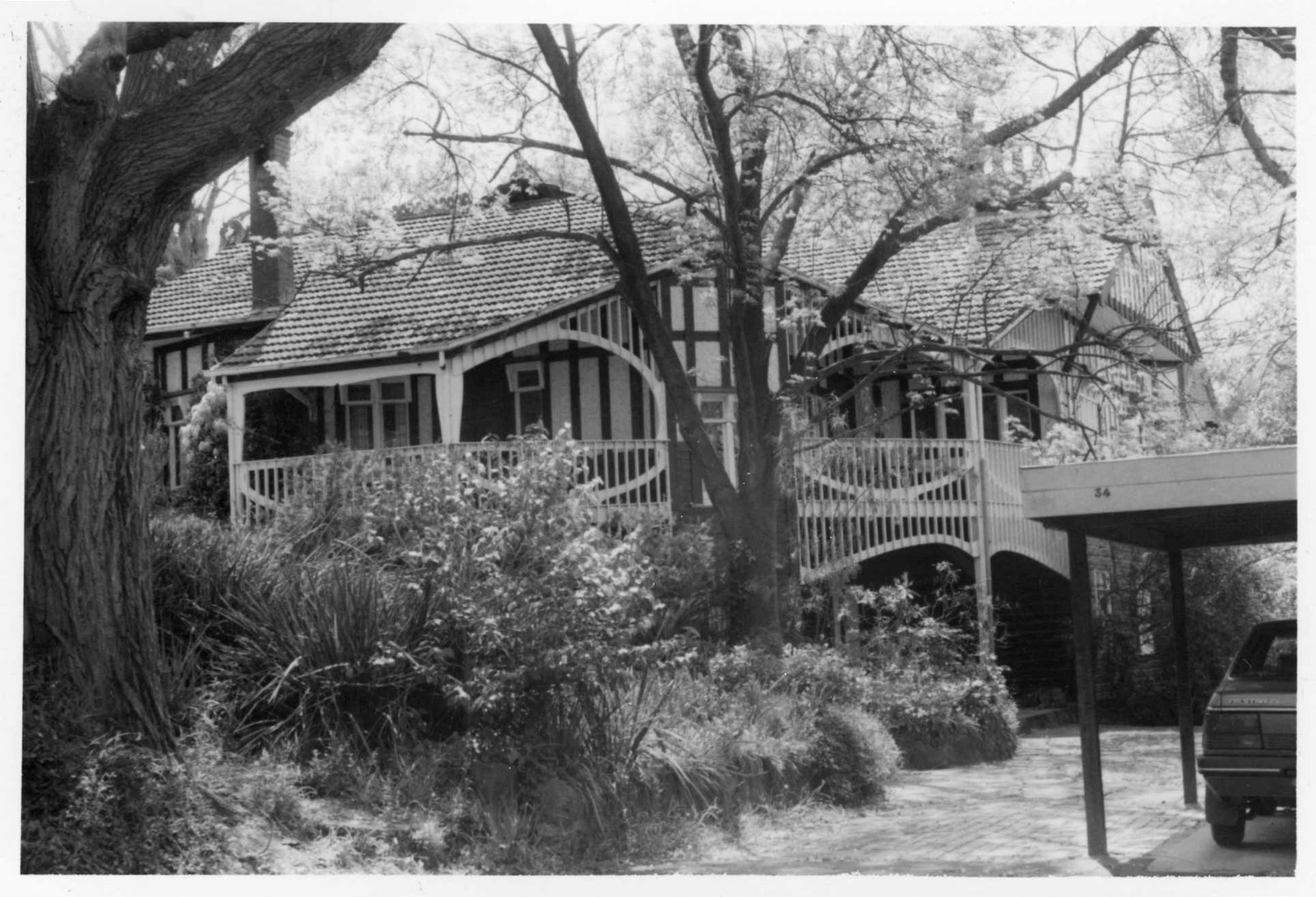 John T. Collins, <em>Eaglemont. Desbrowe Annear House</em>. 34 The Eyrie, 1983, photograph, 8.8 x 1.25cm, State Library of Victoria