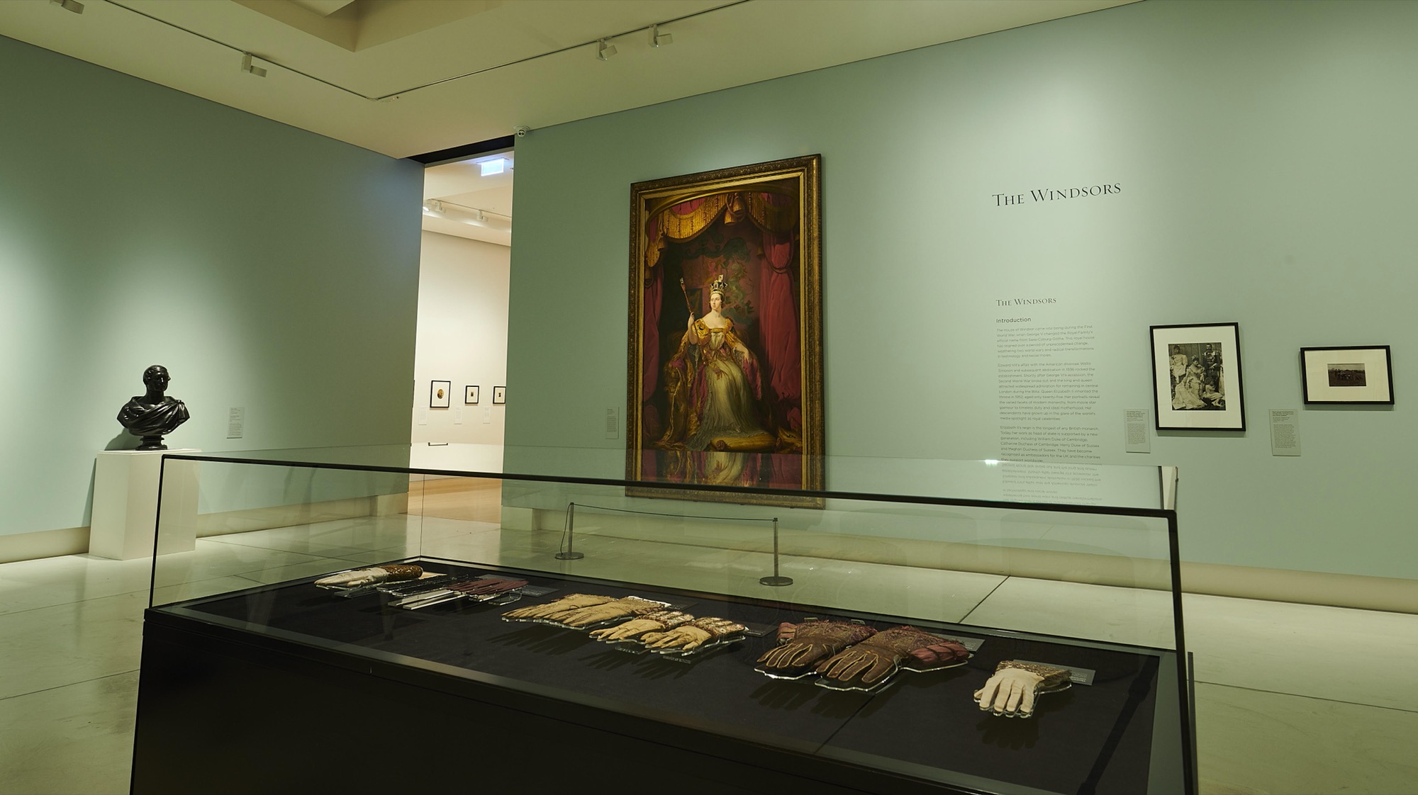 Tudors to Windsors, installation view. Courtesy Bendigo Art Gallery.