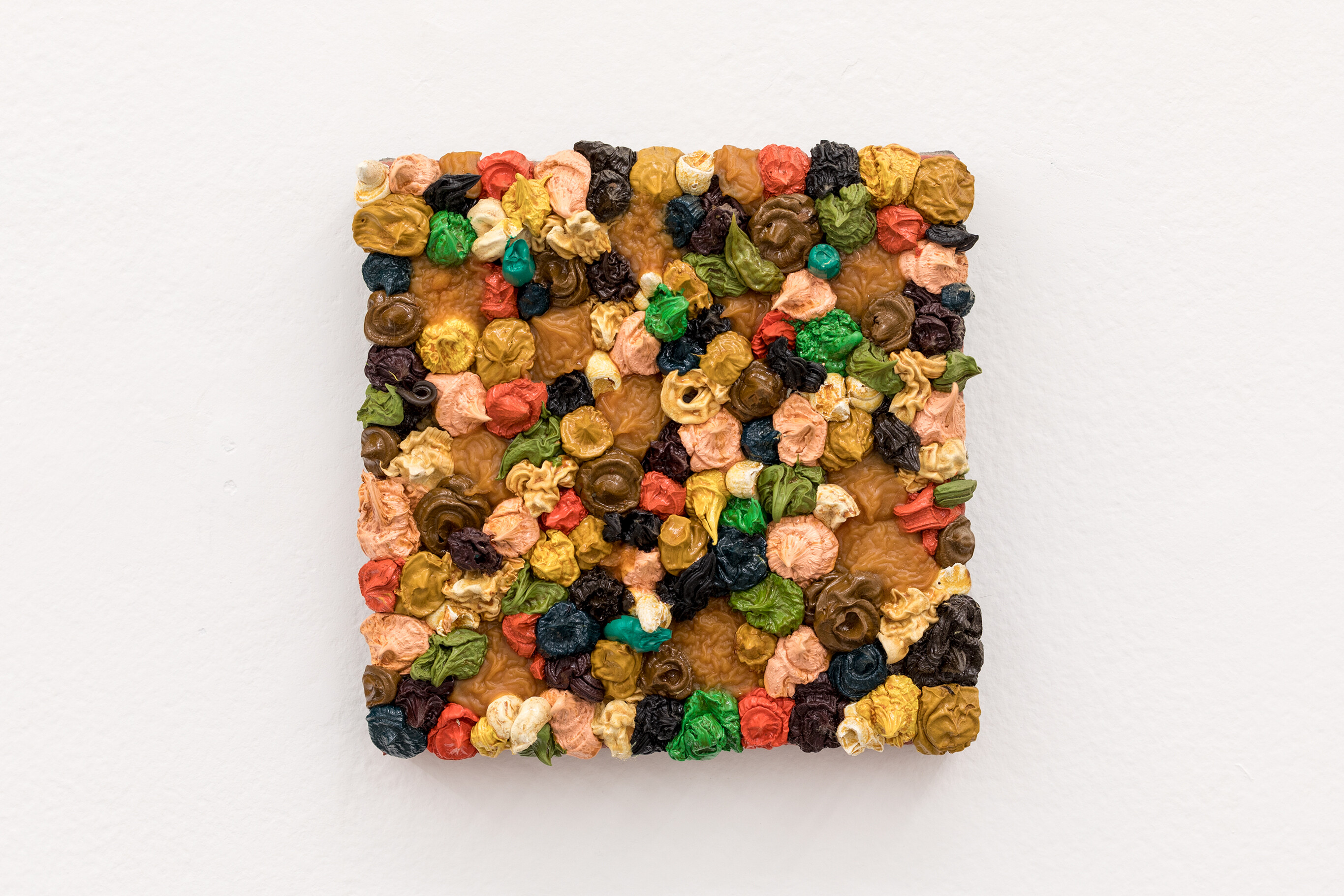 <p>Vivienne Binns, <em>Untitled</em>, 2001, oil on canvas, 18 x 18 x 3.5cm. Courtesy the artist and Sutton Gallery, Melbourne. Photo: Andrew Curtis.&nbsp;</p>